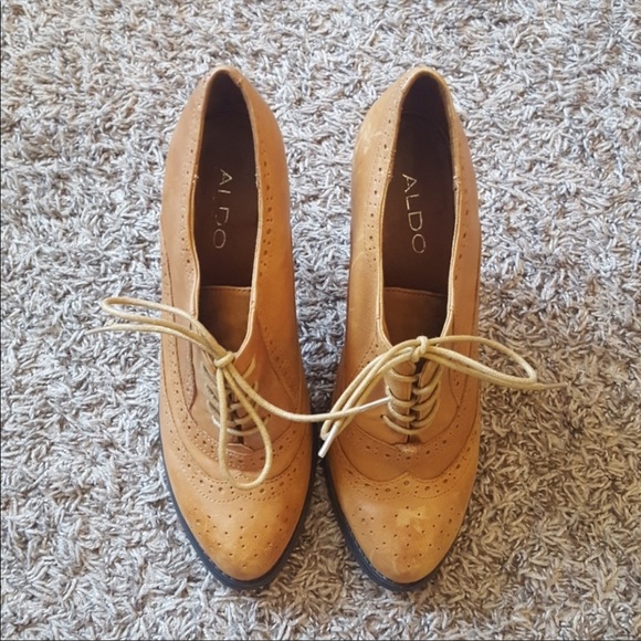 Aldo Tan Leather Tie Up Front Booties - size 9 - Picture 4 of 7